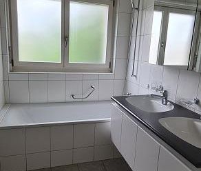 1 Monat gratis wohnen! Grosszügige Wohnung mit Weitblick auf den Gu... - Photo 5