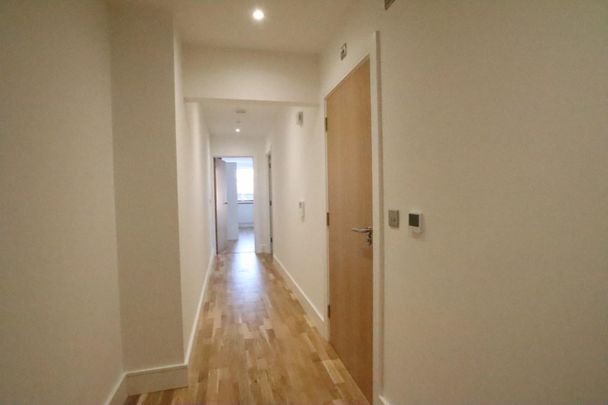 1 bedroom Flat To Let Total Size: 700 SQ FT - Photo 1