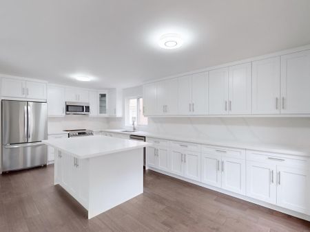 For Lease - 2180 Lumberman Lane, Oakville, Ontario - Photo 3