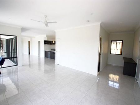 Class and style at your fingertips! - Photo 5