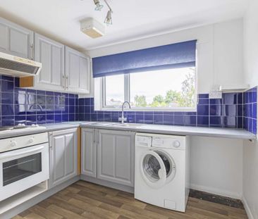 2 bed Flat for rent - Photo 6