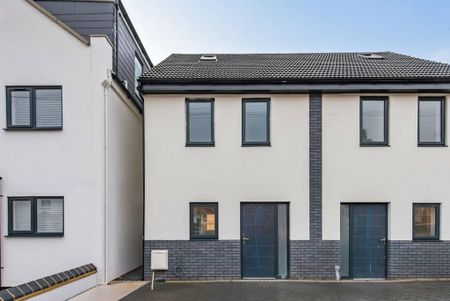 3 bedroom semi-detached house to rent - Photo 5