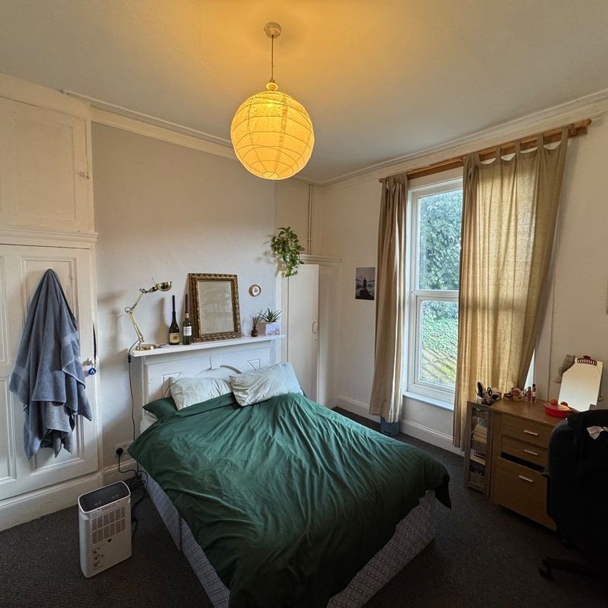 7 Bed Terraced House, Arundel Avenue, L17 - Photo 1