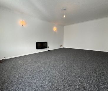 Tolkien Road, EASTBOURNE - Photo 2