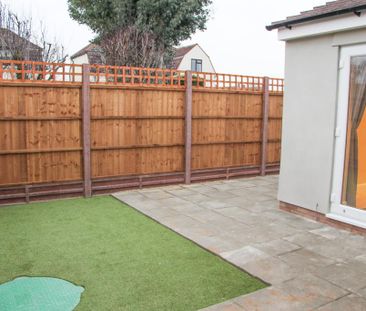 2 bedroom semi-detached bungalow to rent - Photo 4