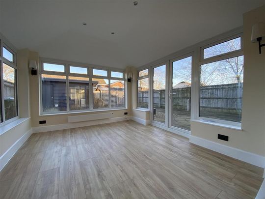 4 bedroom detached house to rent - Photo 1