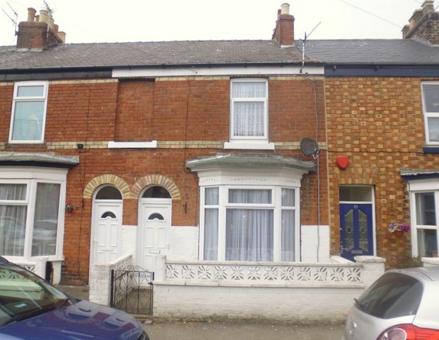 2 bed Terraced House - Photo 1