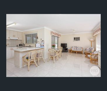 39 Overdale Drive, Bourkelands, NSW 2650 - Photo 6