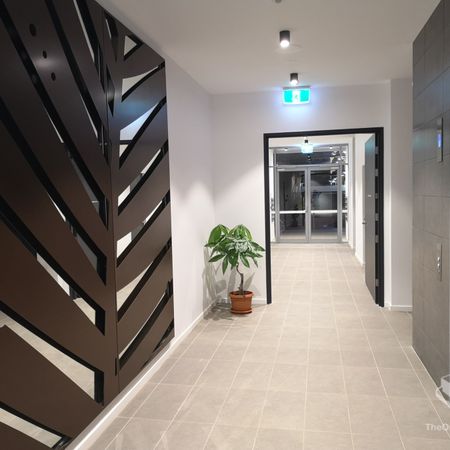 Three Bedroom Apartment $750/Week - Photo 4
