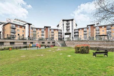 Kelvin Gate, Bracknell, RG12 - Photo 4