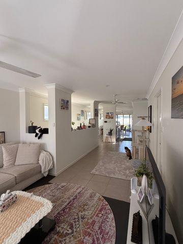 Springfield Lakes - Photo 2