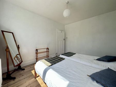 3 bedroom detached bungalow to rent - Photo 3