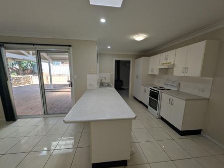 3 Bedroom Family Home - Photo 4