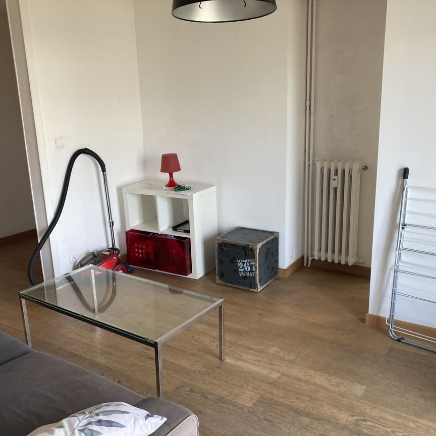 Location Appartement 4 pièces 69m² MARSEILLE 5ème - Photo 1