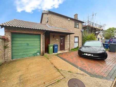 3 bedroom terraced to rent Lode Avenue, Waterbeach - Photo 3