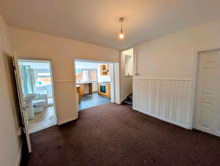 3 bedroom terraced house to rent - Photo 2