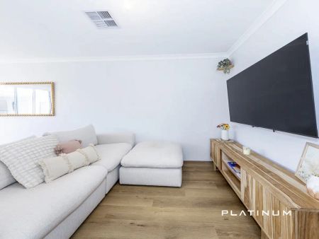 “Stylish and Contemporary Living” - Photo 3