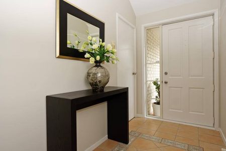 Sunny & Spacious Meadowbank Home - Photo 5