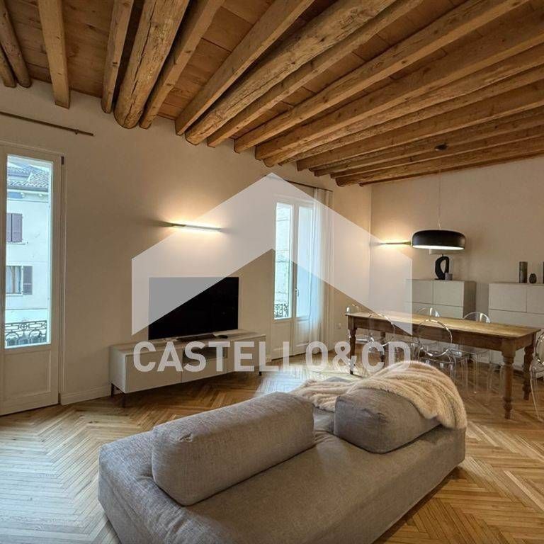 Quadrilocale via porto vecchio 22, Centro Storico, Desenzano del Garda - Foto 1