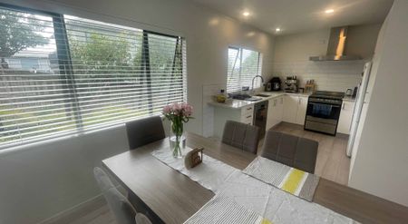 Stunning 3 Bedroom Home With Large Garage | Get In Quick! - Photo 2