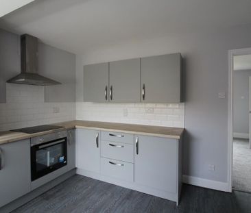 3 bedroom terraced house to rent - Photo 6