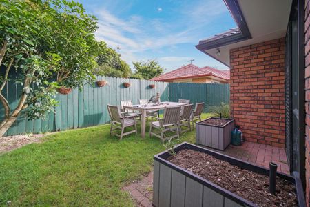 Family Home in Great location - Photo 5