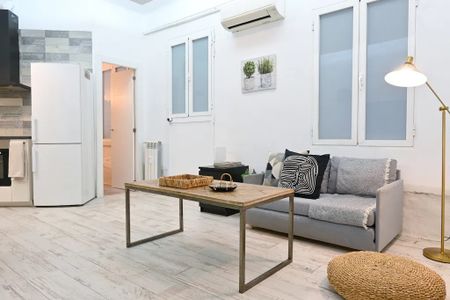 Calle de Menorca, Madrid, Community of Madrid 28009 - Photo 3