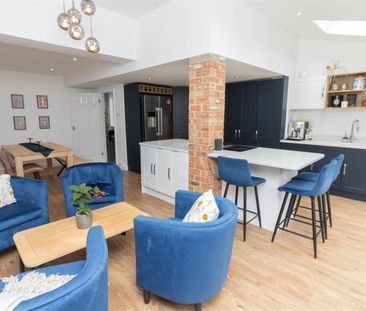 3 Bedroom House - Semi-Detached - Photo 3