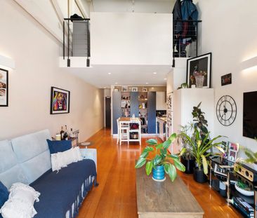 Spacious inner-city warehouse living - Photo 2