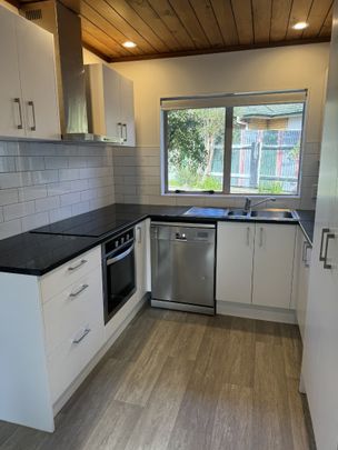 Private three bedroom - Photo 1