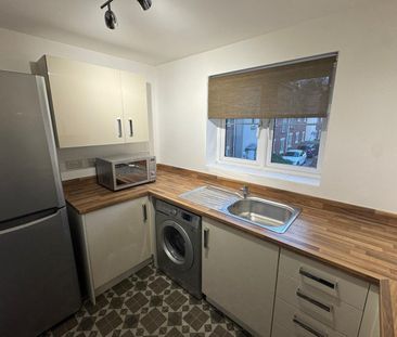 Golden Orchard, Halesowen, West Midlands - Photo 5