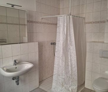 Elegant Mezzanine-Level Altbau Studio with High Ceilings - Foto 1