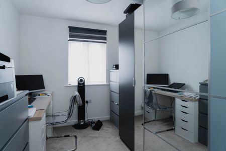 Masar Close, Epsom - Photo 2