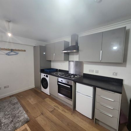 WF1, Wakefield - Photo 3