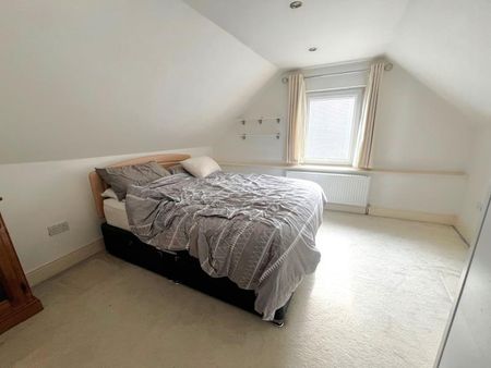 Farnham Road, Guildford, Surrey, GU1 - Photo 4