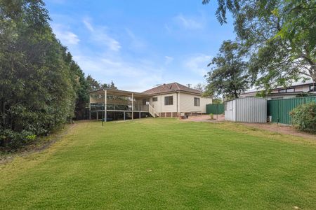 17 Wallawa Avenue, Engadine NSW 2233 - House For Rent | Domain - Photo 4