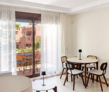 3 bedroom luxury Apartment for rent in Marbella Del Este, Spain - Photo 5
