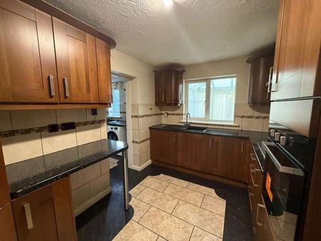 Helm Drive, Hull, HU9 - Photo 5