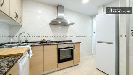 3 room luxury Apartment for rent in Barcelona, Catalonia - Photo 2
