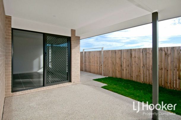 Low Maintenance 3 Bedroom Modern Home!! - Photo 1