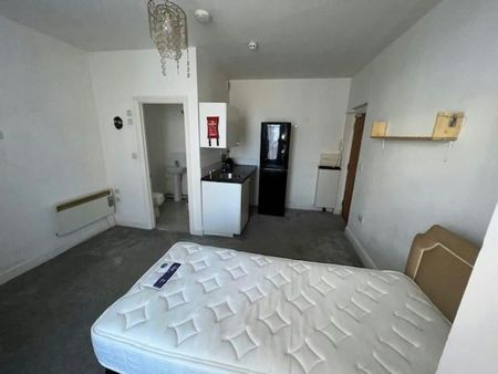 Studio flat to rent on - Photo 3