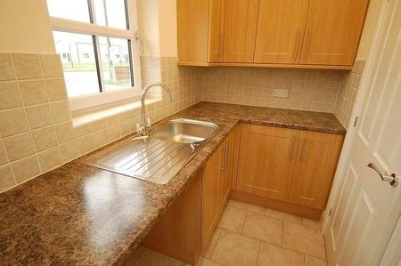 The Street, Beck Row, Bury St. Edmunds, Suffolk, IP28 - Photo 2