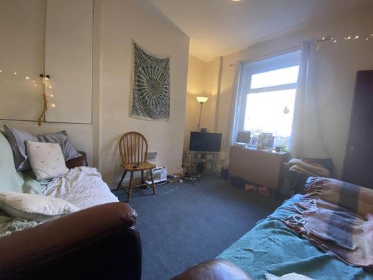 4 bedroom terraced house to rent - Photo 1