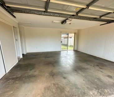 PRIVATE COASTAL 4 BEDROOM HOME - Photo 3