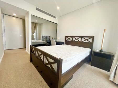 [Fully Furnished] North Facing, Beautiful ChiC Three Bedroom Apartment In Zetland - Photo 4