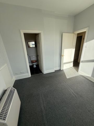 1 Bed Flat, Lawn Road, SO17 - Photo 3