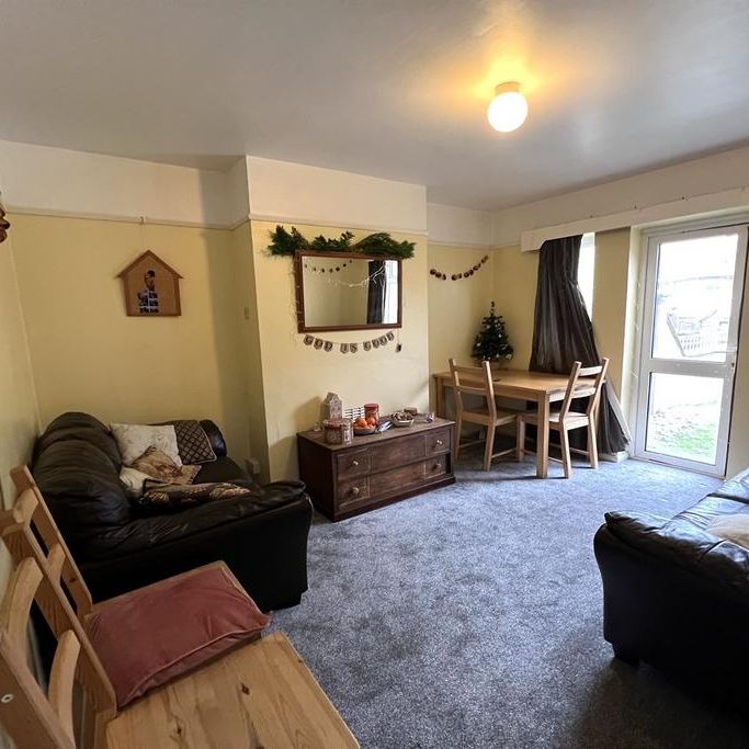 4 bedroom semi-detached house to rent - Photo 1