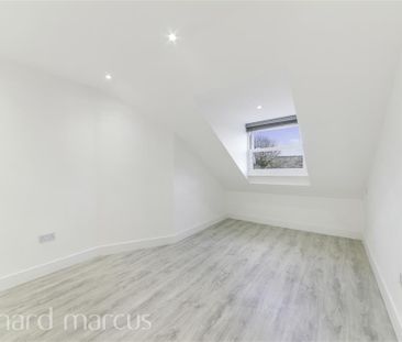 Spencer Road, East Molesey - Photo 2