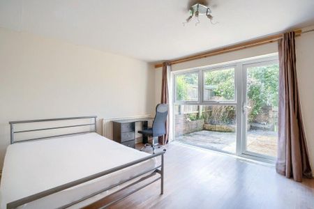 4 bedroom semi-detached house to rent - Photo 5