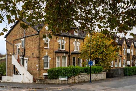 3 bedroom flat to rent - Photo 2